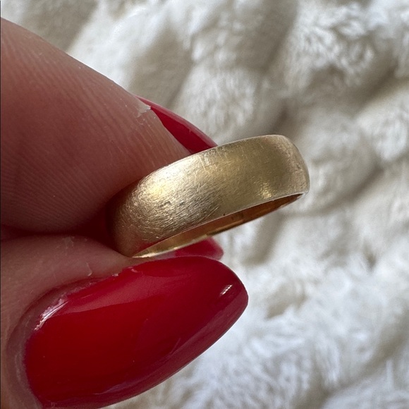 14k Solid Gold Satin Finish Band - Picture 3 of 3
